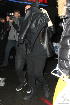 27.11 | Justin Bieber chegando no restaurante Asselina