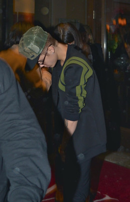 12.02 | Justin Bieber e Selena Gomez deixando o WolfGang’s Steakhouse