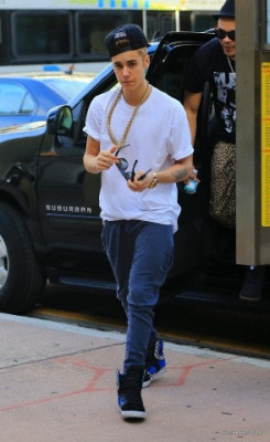 12.10 | Justin Bieber passeando em Miami