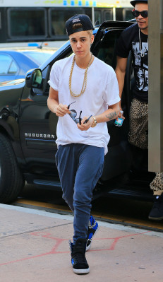 12.10 | Justin Bieber passeando em Miami