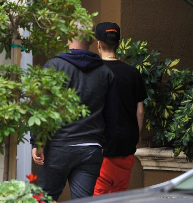17.12 | Justin Bieber vai ao Mc Donadl's em West Hollywood, Los Angeles
