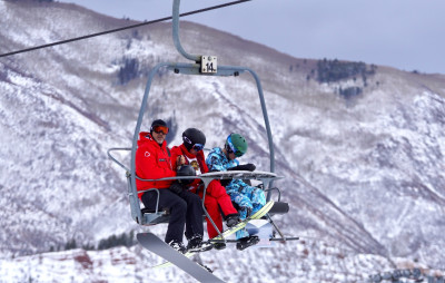 31.12 | Aproveitando uma manhã de snowboard com os amigos em Aspen