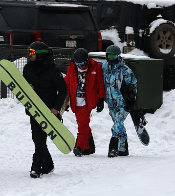 31.12 | Aproveitando uma manhã de snowboard com os amigos em Aspen