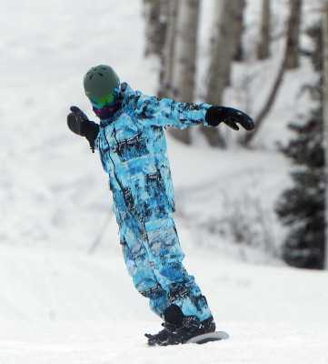 31.12 | Aproveitando uma manhã de snowboard com os amigos em Aspen