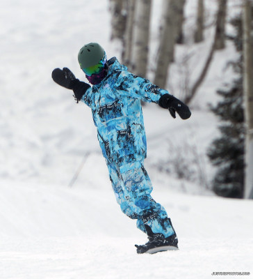 31.12 | Aproveitando uma manhã de snowboard com os amigos em Aspen