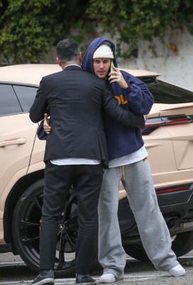 15.12 | Saindo de um almoço de negócios em Los Angeles