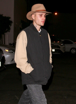 20.01 | Saí para jantar sozinha no Il Pastaio, em Beverly Hills