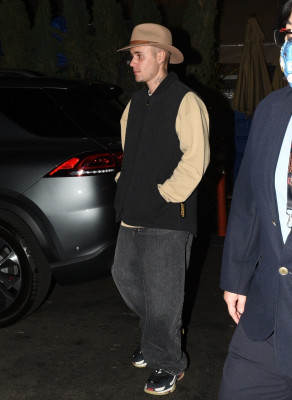 20.01 | Saí para jantar sozinha no Il Pastaio, em Beverly Hills
