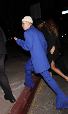 11.02 | Chega para um jantar romântico no Catch LA, em West Hollywood