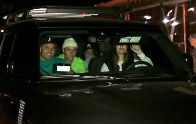 17.02 | Saindo após um jantar com amigos no Matsuhisa, em Beverly Hills