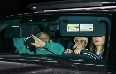 17.02 | Saindo após um jantar com amigos no Matsuhisa, em Beverly Hills
