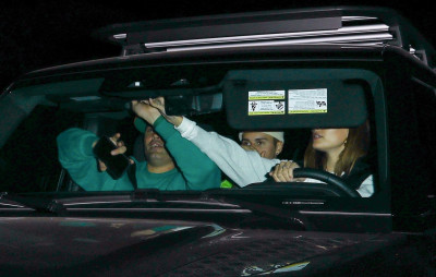 17.02 | Saindo após um jantar com amigos no Matsuhisa, em Beverly Hills