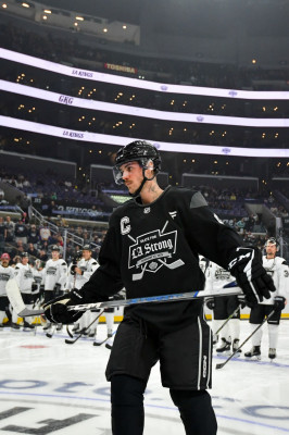 23.02 | Justin Bieber no evento "Patine por uma LA Forte", realizado pela NHL e pelo Los Angeles Kings.