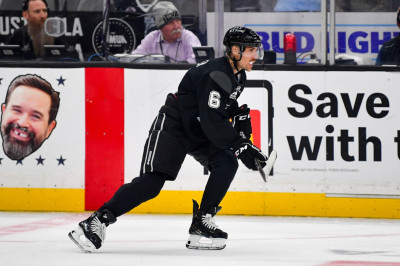 23.02 | Justin Bieber no evento "Patine por uma LA Forte", realizado pela NHL e pelo Los Angeles Kings.