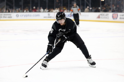 23.02 | Justin Bieber no evento "Patine por uma LA Forte", realizado pela NHL e pelo Los Angeles Kings.