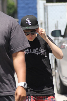 05.05 | Justin Bieber fazendo compras em Los Angeles