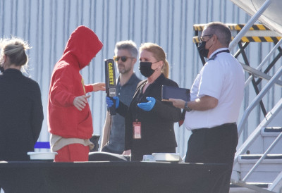 13.03 | Embarca em um jato particular em Los Angeles