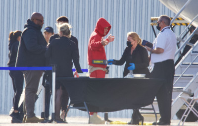 13.03 | Embarca em um jato particular em Los Angeles