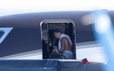 16.03 | Embarca em um jato particular em Los Angeles