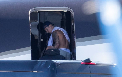 16.03 | Embarca em um jato particular em Los Angeles