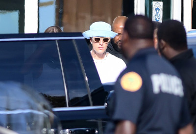13.04 | Chega ao aeroporto de Miami