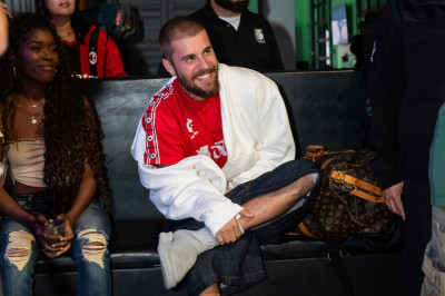 07.10 | Justin Bieber no The League, em Los Angeles, Califórnia.