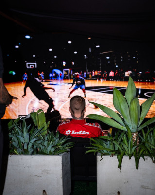 07.10 | Justin Bieber no The League, em Los Angeles, Califórnia.