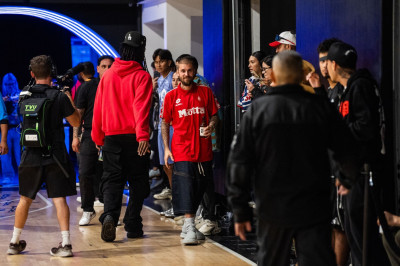 07.10 | Justin Bieber no The League, em Los Angeles, Califórnia.