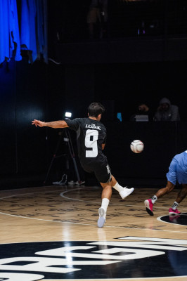 07.10 | Justin Bieber no The League, em Los Angeles, Califórnia.
