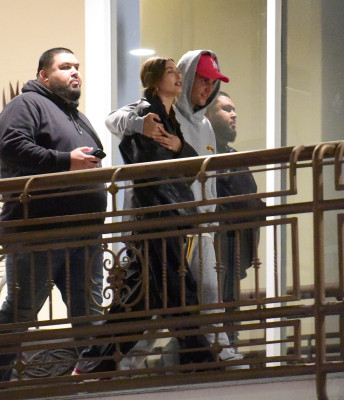 26.04 | Em um jantar romântico no Sushi Park, em Los Angeles