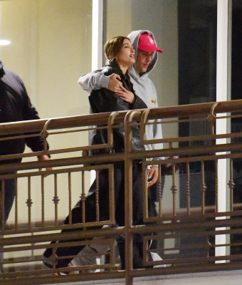 26.04 | Em um jantar romântico no Sushi Park, em Los Angeles
