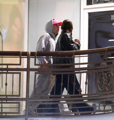 26.04 | Em um jantar romântico no Sushi Park, em Los Angeles