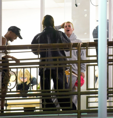 26.04 | Em um jantar romântico no Sushi Park, em Los Angeles