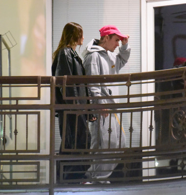 26.04 | Em um jantar romântico no Sushi Park, em Los Angeles
