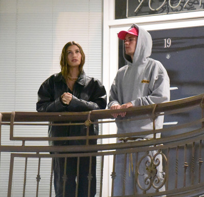 26.04 | Em um jantar romântico no Sushi Park, em Los Angeles