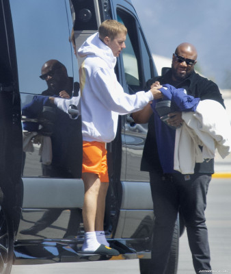 01.06 | Embarque em um jato particular em Los Angeles