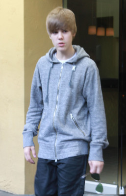 15.05 | Justin Bieber deixando seu hotel