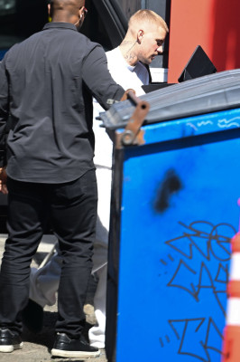 04.04 | Aparição em Los Angeles, Califórnia.