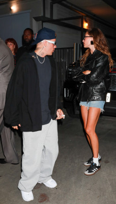 29.06 | Saindo da igreja Churchome, em Beverly Hills