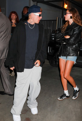 29.06 | Saindo da igreja Churchome, em Beverly Hills