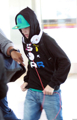 21.06 | Justin Bieber chegando no aeroporto em Toronto