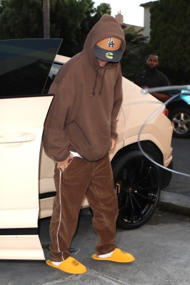 24.08 | Chega a Churchome, em Los Angeles