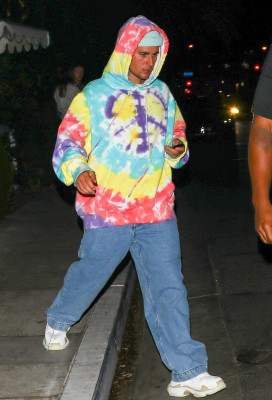 01.10 | Sai depois de um jantar tardio no San Vicente Bungalows, em West Hollywood