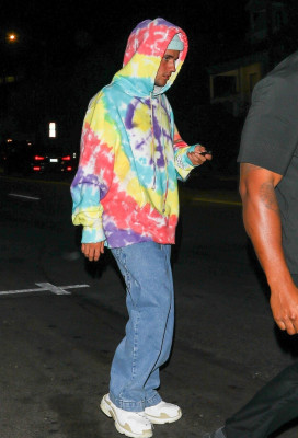 01.10 | Sai depois de um jantar tardio no San Vicente Bungalows, em West Hollywood