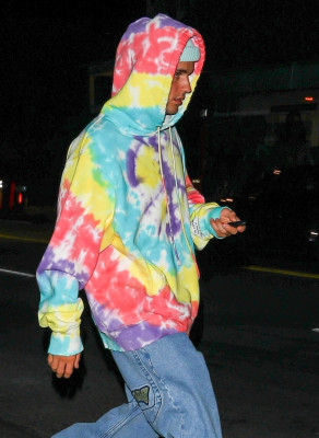 01.10 | Sai depois de um jantar tardio no San Vicente Bungalows, em West Hollywood
