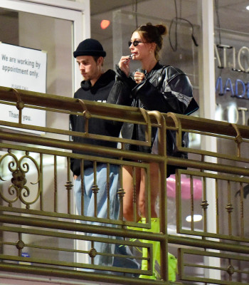 14.10 | Saindo do restaurante Sushi Park, em West Hollywood