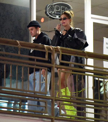 14.10 | Saindo do restaurante Sushi Park, em West Hollywood
