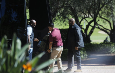 24.10 | Chega a um clube de golfe em Laguna Beach