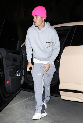 26.10 | Chega para um culto da Igreja Churchome em Beverly Hills