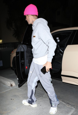 26.10 | Chega para um culto da Igreja Churchome em Beverly Hills